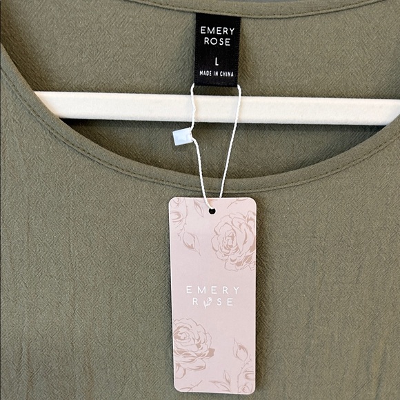 Everly Rose Olive and White Striped Short Sleeve Dress Size Large New - Picture 2 of 5